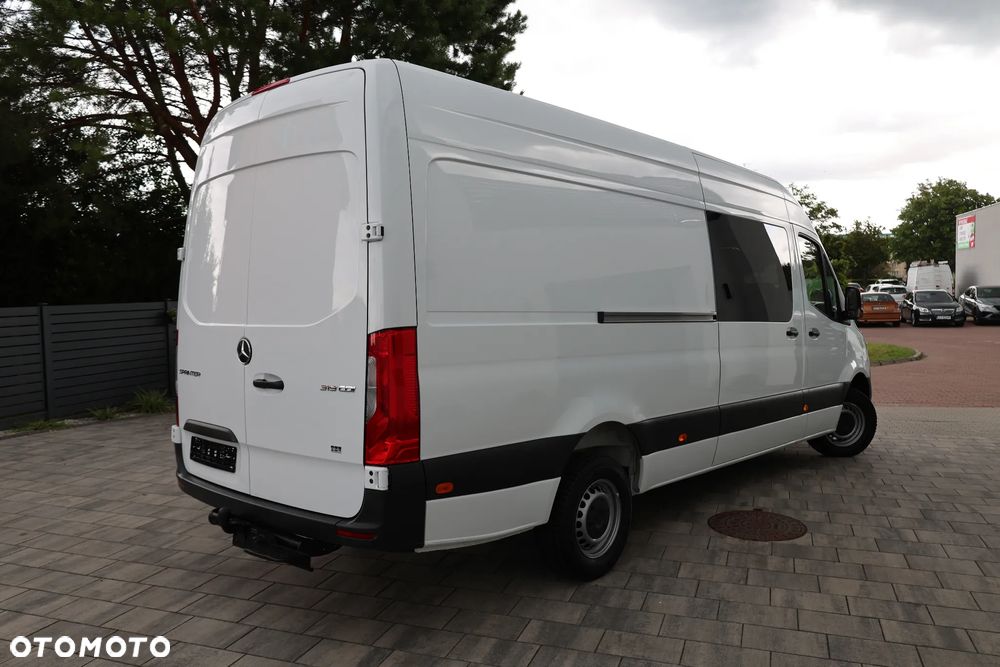 Mercedes-Benz Sprinter - 4