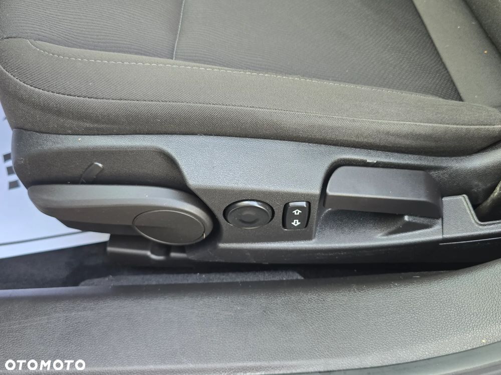 Opel Insignia 1.6 Turbo Cosmo - 30