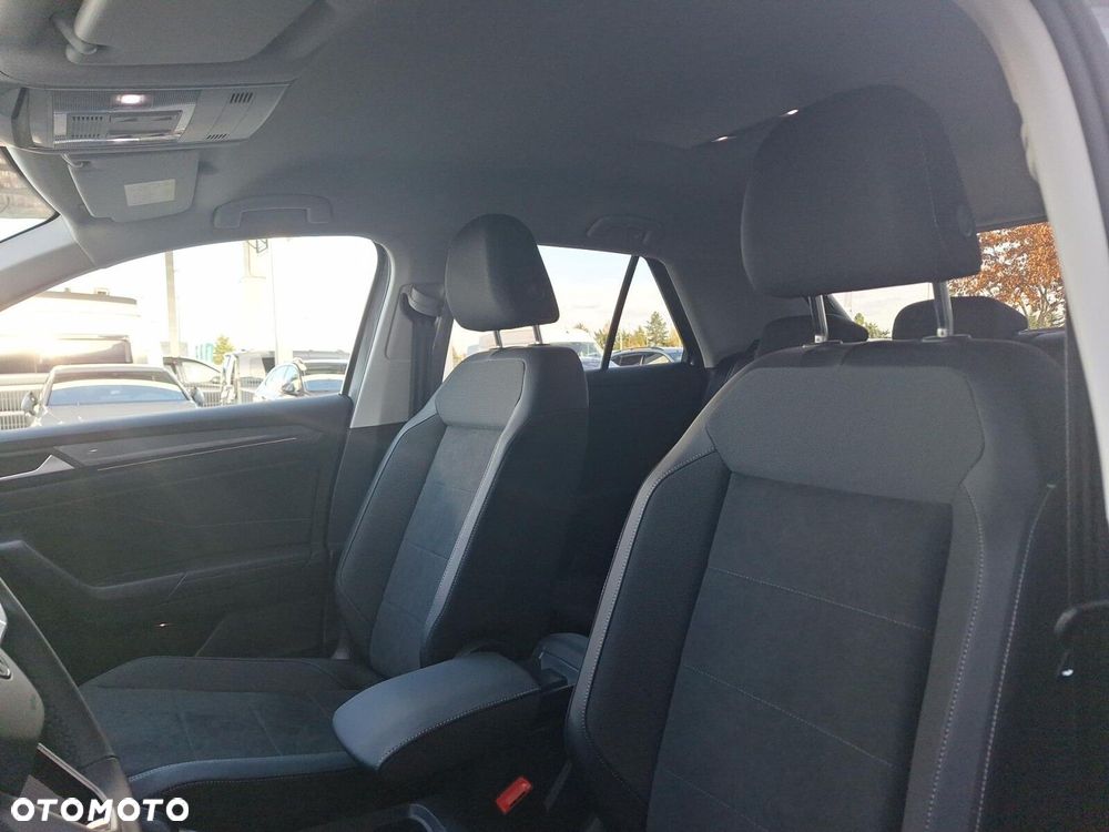 Volkswagen T-Roc - 11