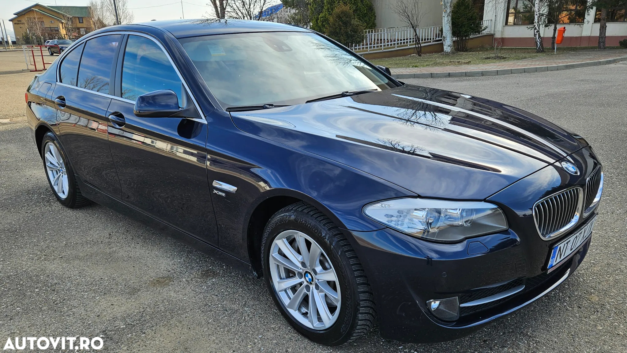 BMW Seria 5 525d xDrive - 2