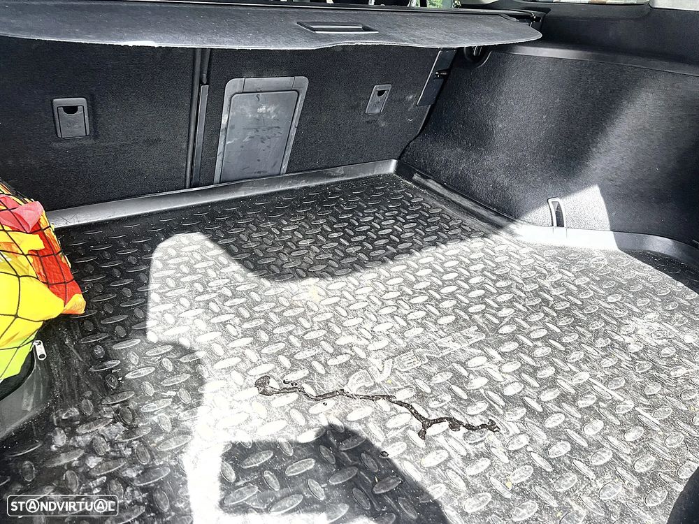 Toyota Avensis SW 2.2 D-4D - 42