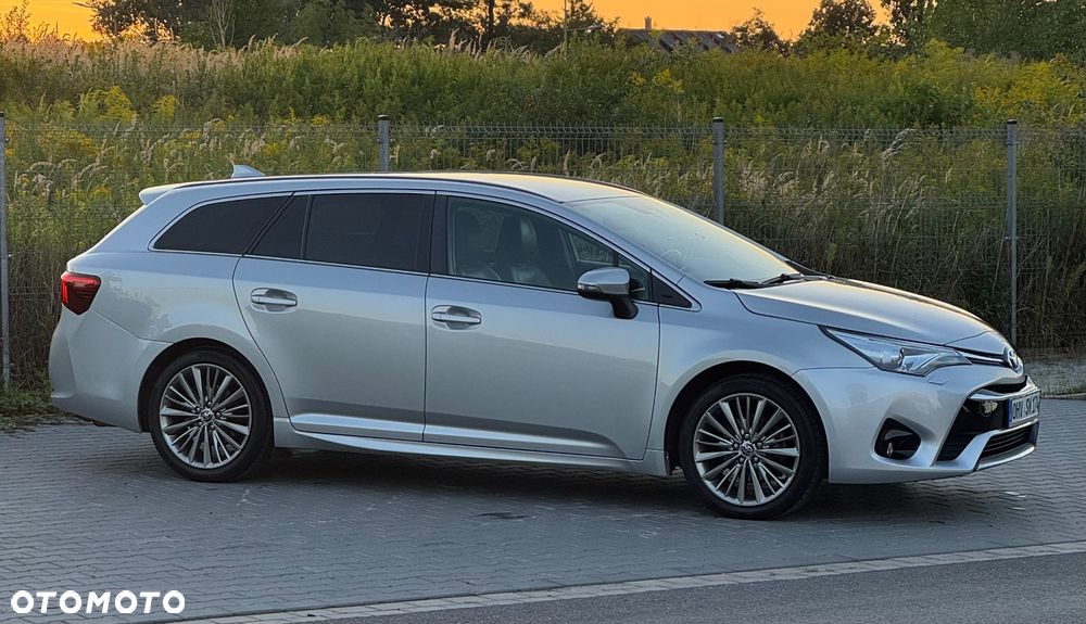 Toyota Avensis 1.8 Executive - 5