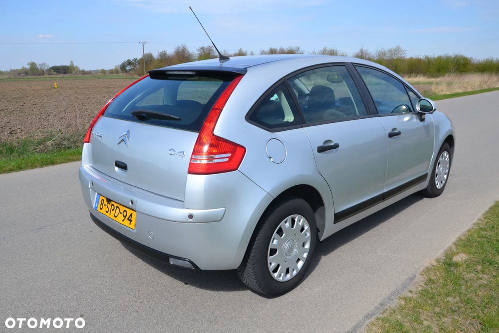 Citroën C4 1.4 16V Style - 19