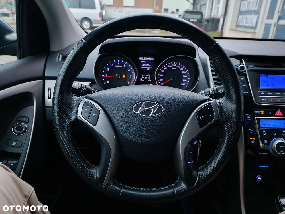 Hyundai i30 1.6 Automatik Trend - 14