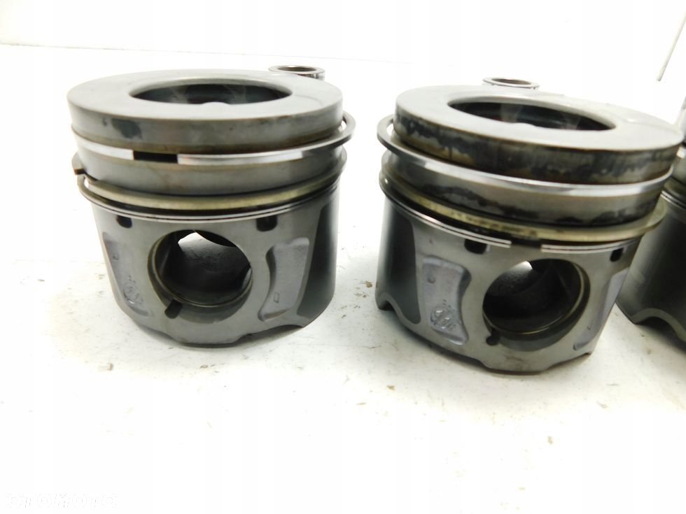 4x Tłok tłoki 2.0 HDI TDCI EURO5 Ford Peugeot Citroen C5 III C4 II 508 5008 - 8
