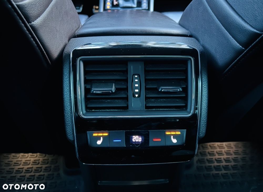 Skoda Superb 2.0 TDI L&K DSG - 25