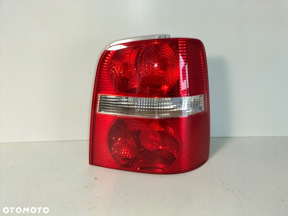 VW TOURAN I 03+ PRAWA TYLNA LAMPA ORYGINAŁ - 1