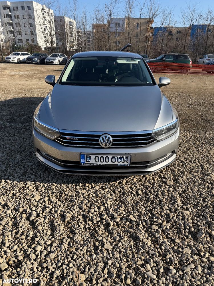 Volkswagen Passat - 1