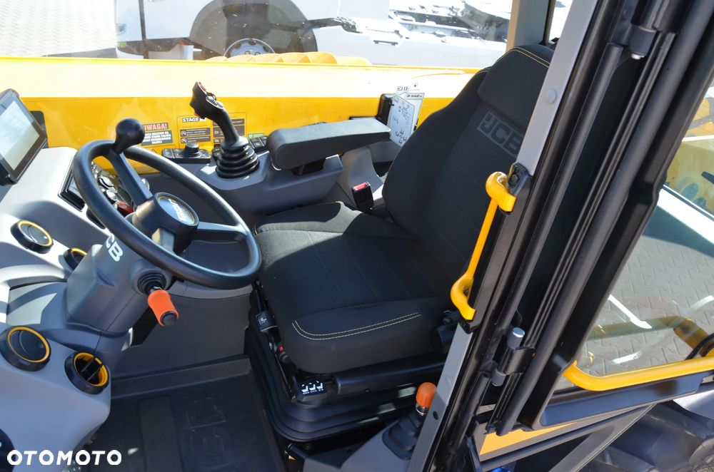 JCB 542-70 AGRI 2024r / ŁYŻKA 3m i WIDŁY / 748mth! / TORQUE LOCK 4 / Q-FIT / REWERS WENTYLATORA / OSŁONY POD. / ZACZEP + INSTALACJA - 19