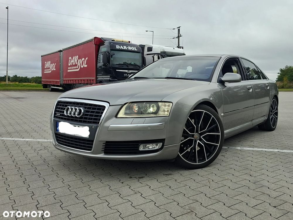 Audi A8 - 1