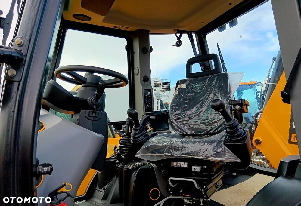 JCB 4CX Plus AEC - 4