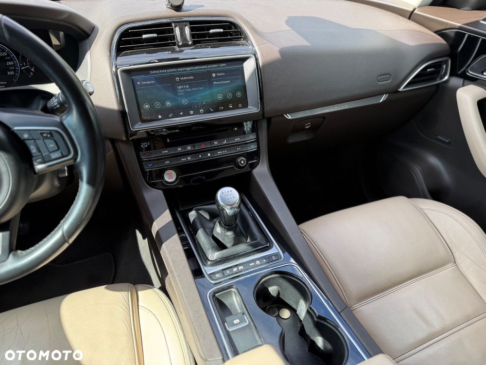 Jaguar F-Pace 2.0 i4D AWD R-Sport - 9