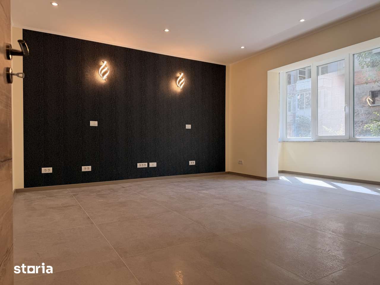 Apartament 3 camere, decomandat 70 mp utili, parter - Complexul Studen — fotografia 1
