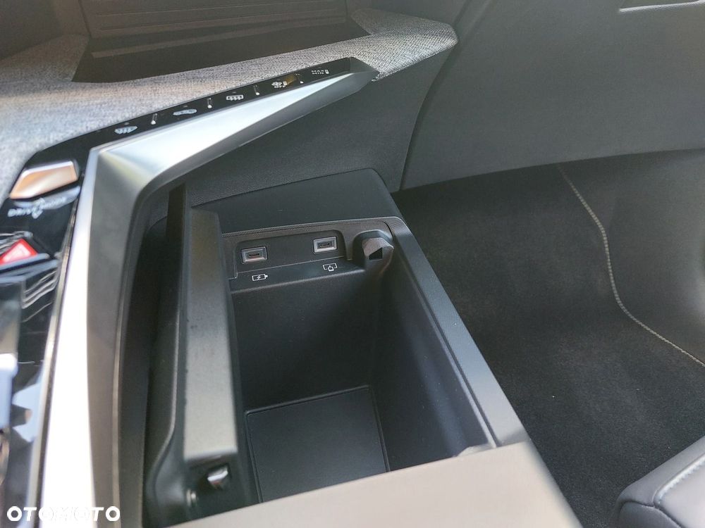 Peugeot 3008 73kWh GT - 24