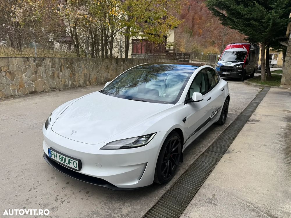 Tesla Model 3 Performance - 1