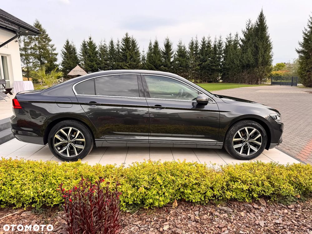 Volkswagen Passat - 4