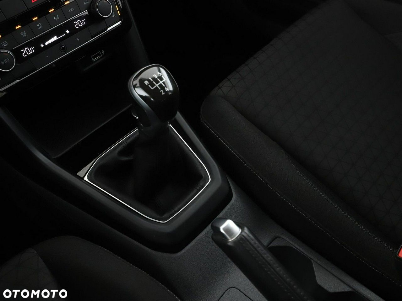 Volkswagen T-Cross 1.0 TSI Life - 28