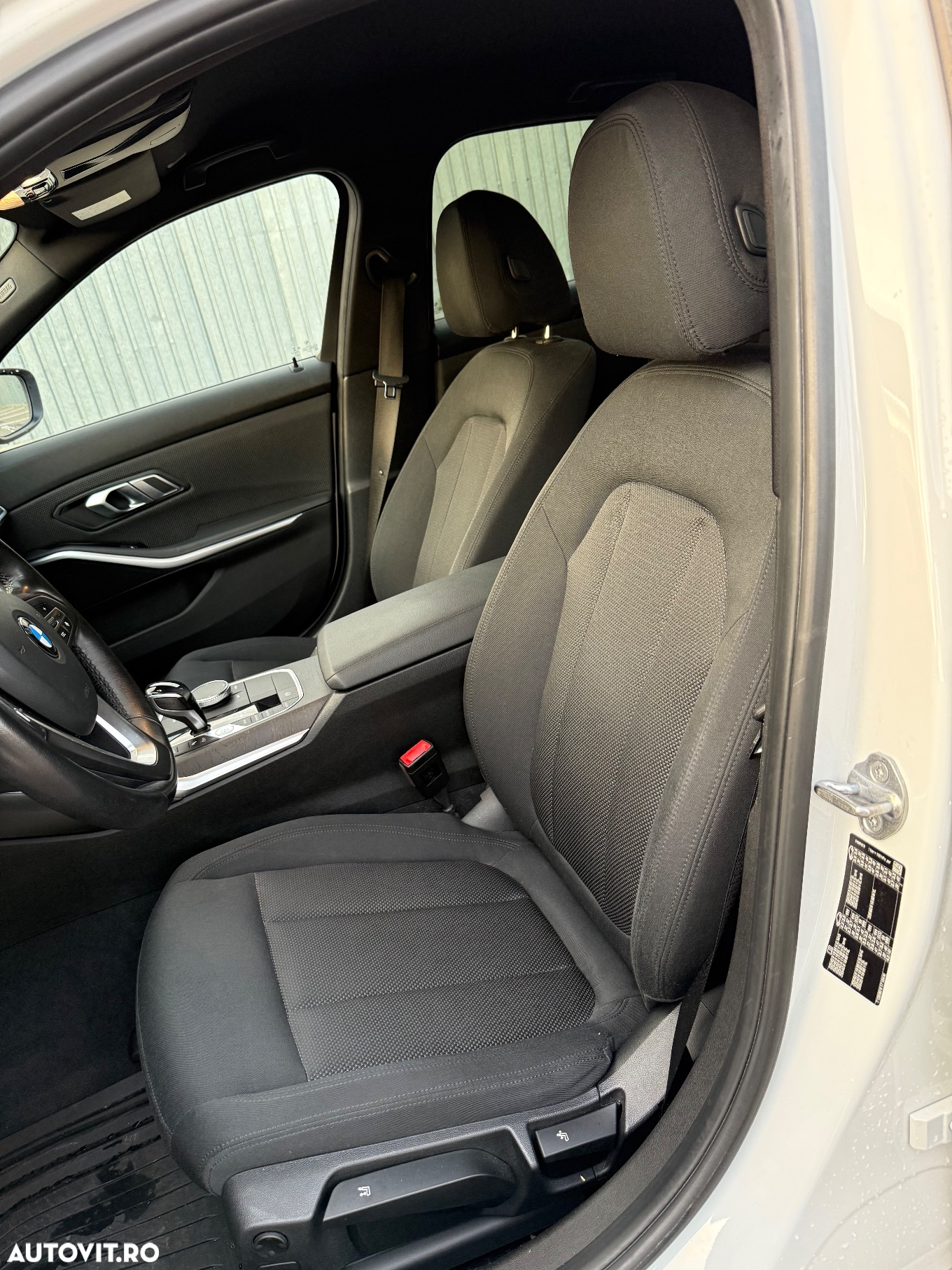 BMW Seria 3 320i Aut. - 9