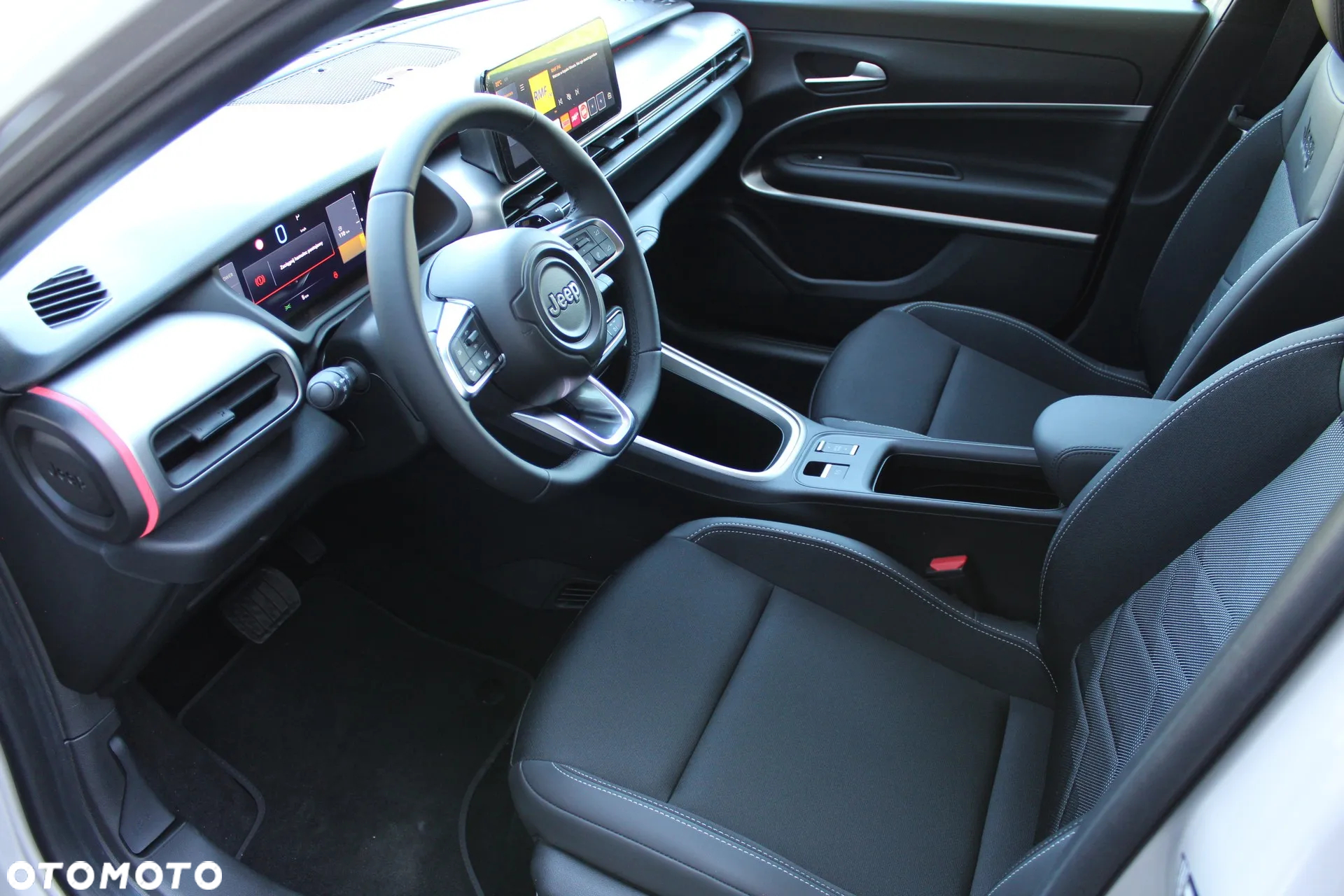 Jeep Avenger 1.2 T3 mHEV Altitude FWD eDCT6 - 10