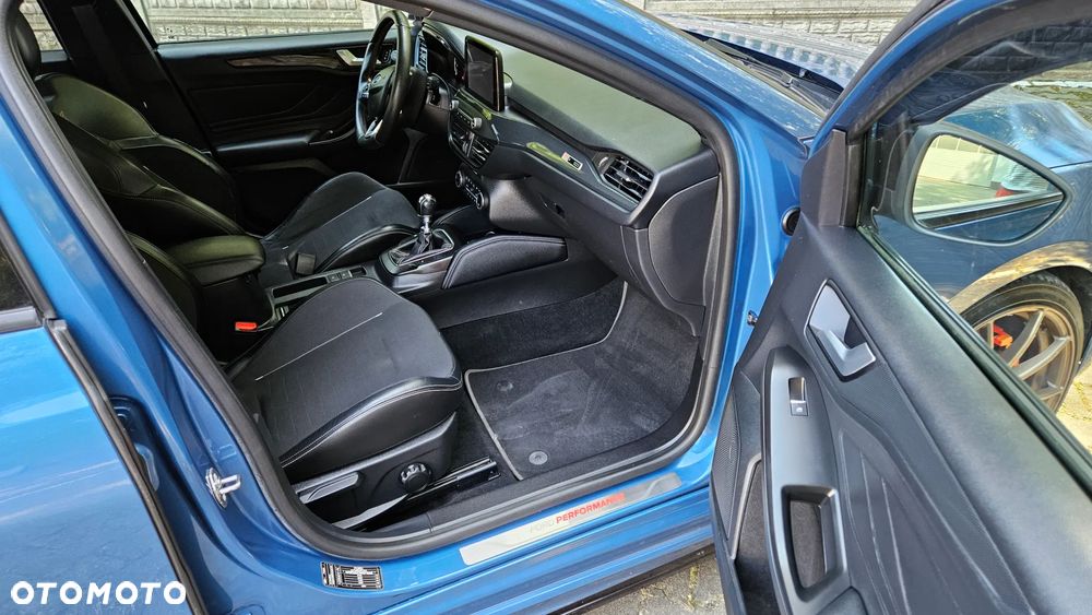 Ford Focus 2.0 EcoBlue S&S ST - 34