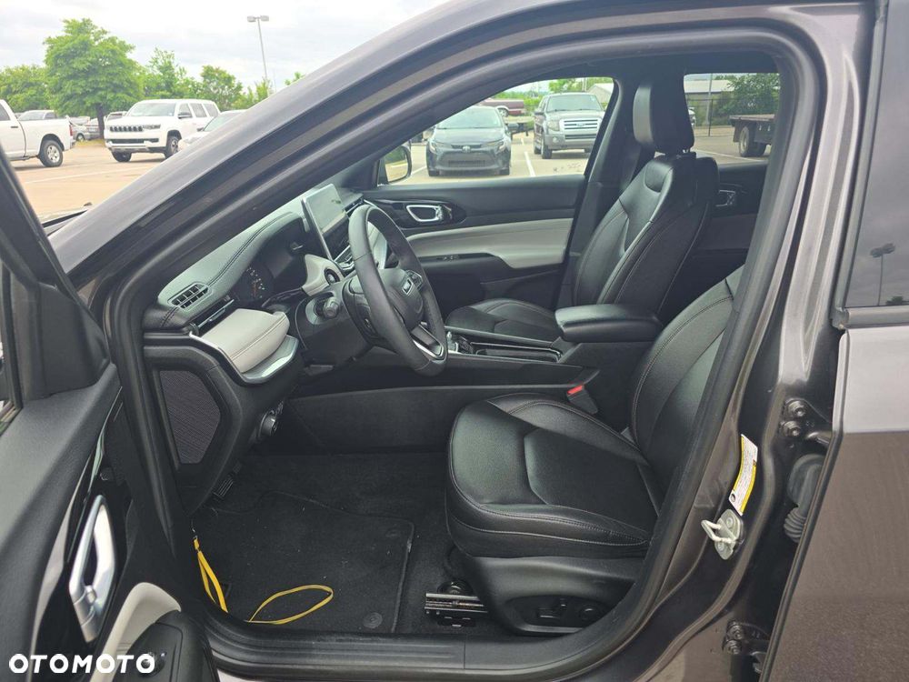 Jeep Compass - 8