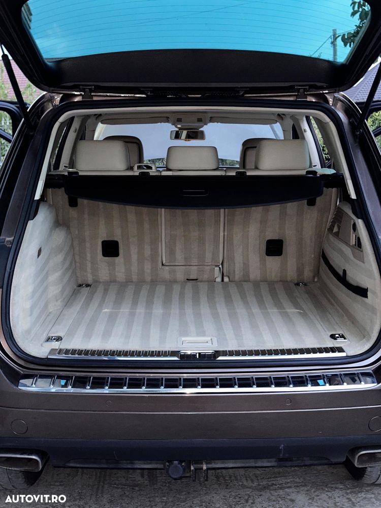 Volkswagen Touareg - 21