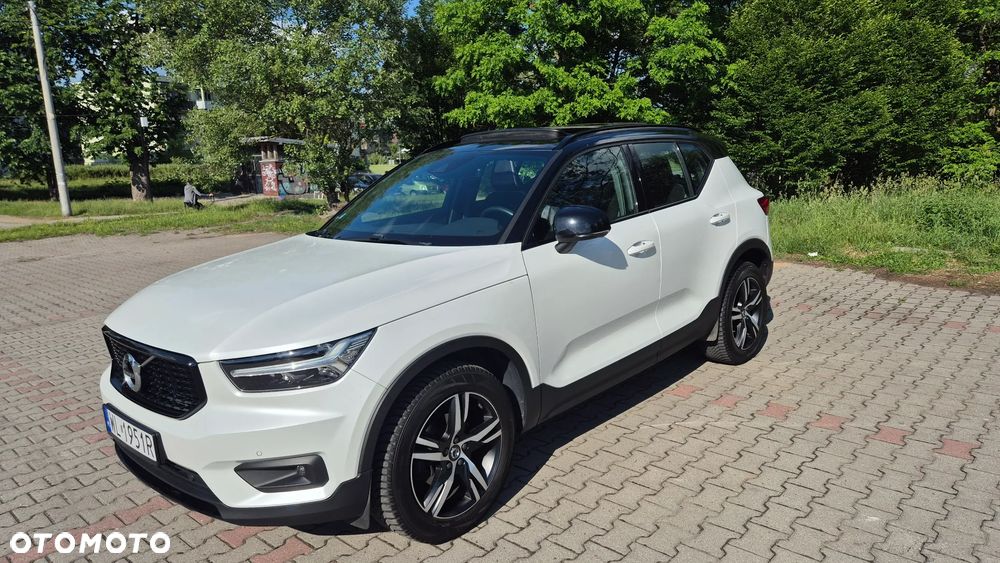 Volvo XC 40 T3 R-Design - 1