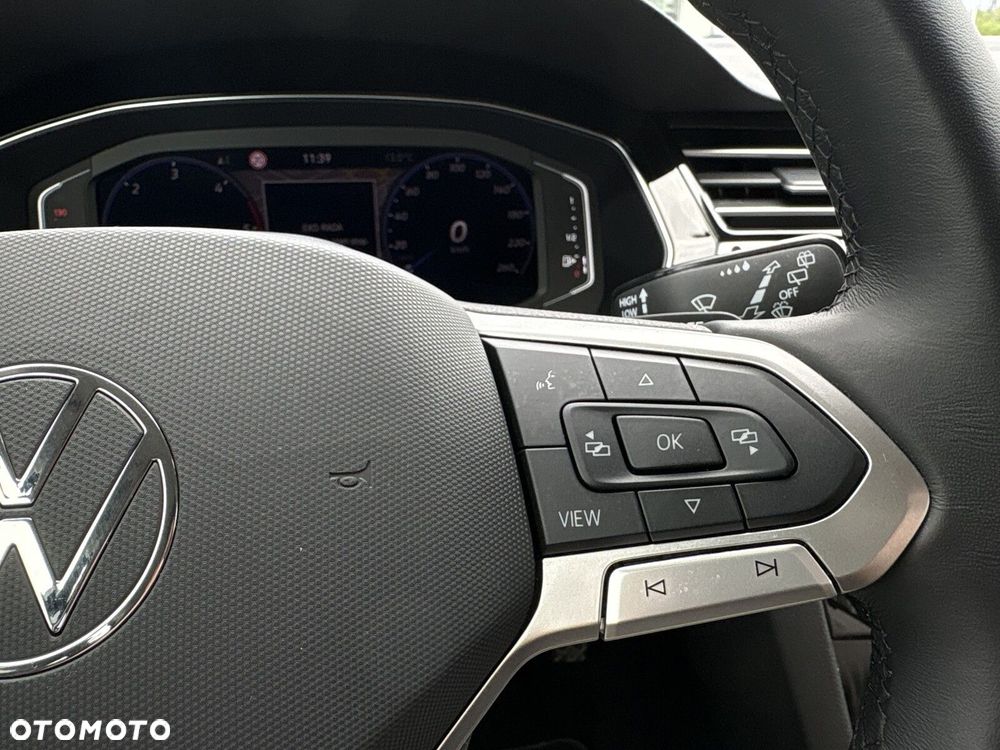 Volkswagen Passat - 17