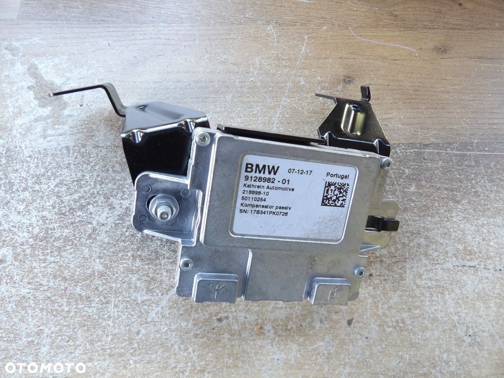 BMW - F31 - WZMCNIACZ ANTENY - DEMONTAŻ - EUROPA - 9128982 - 1