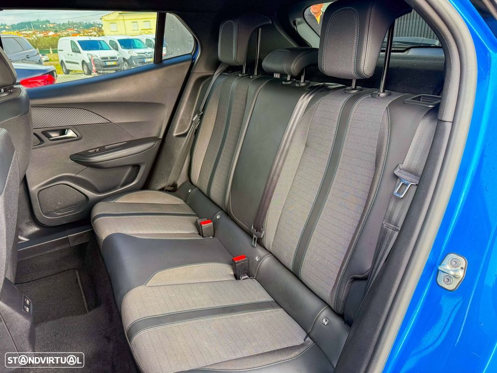 Peugeot 2008 1.2 PureTech Allure Pack - 24