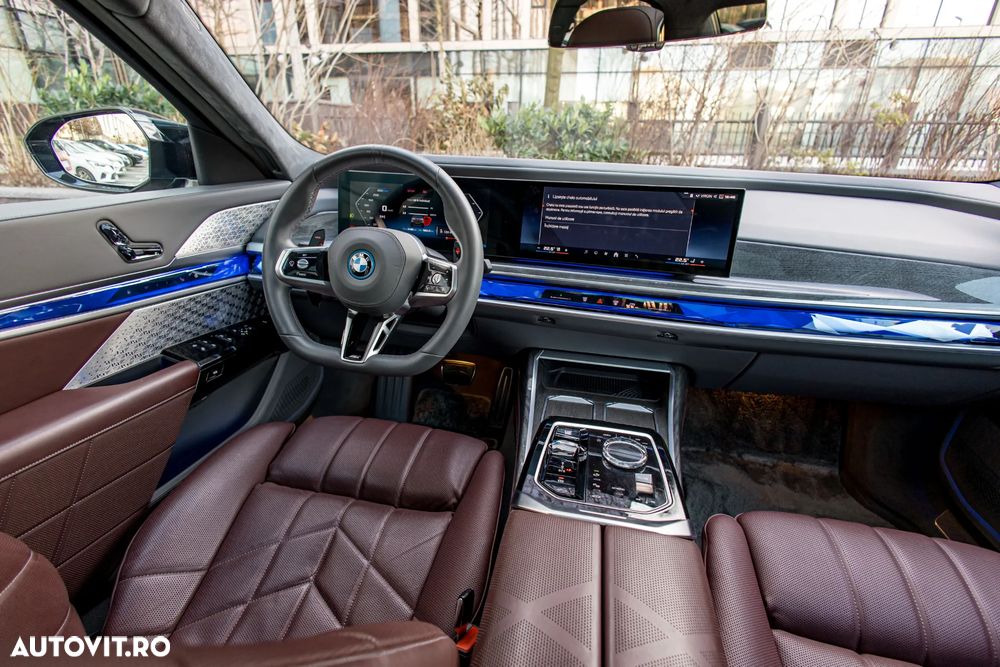 BMW M7 M760e xDrive - 36