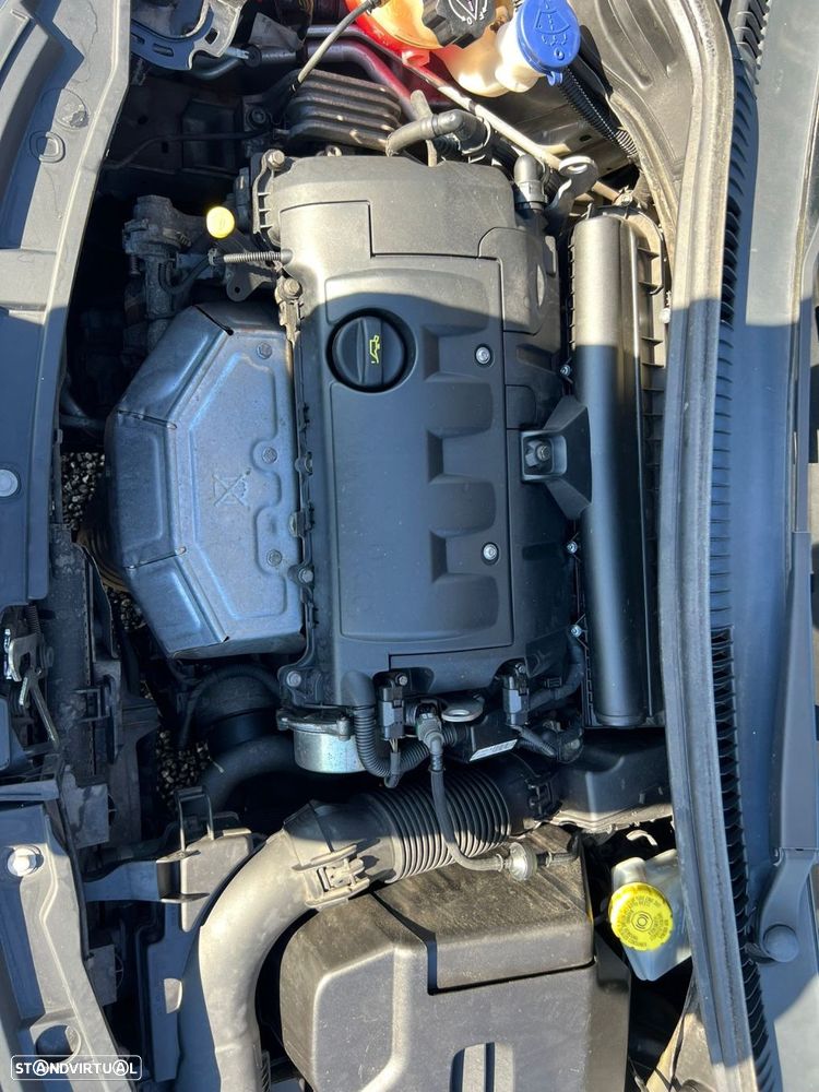 Peugeot 207 1.4 16V Active - 28