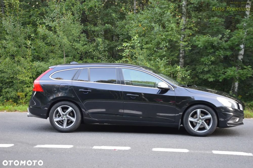 Volvo V60 D3 R-Design - 3