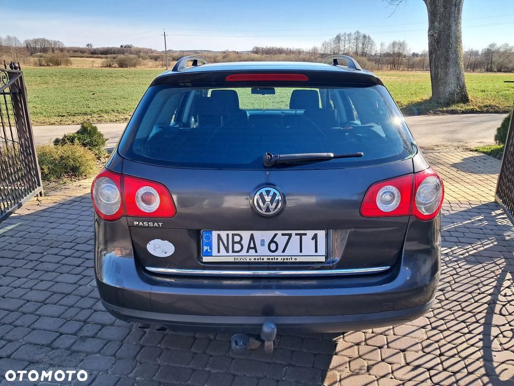 Volkswagen Passat - 11