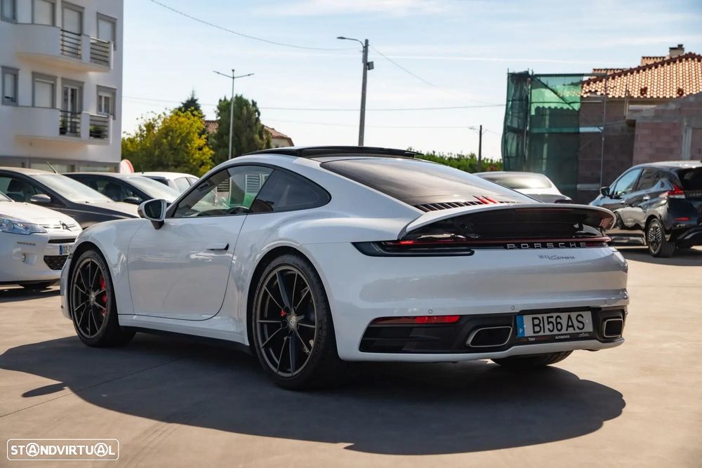 Porsche 911 (992) - 9
