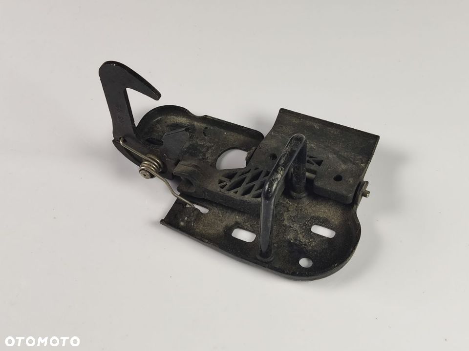 VOLKSWAGEN TOURAN II 2010 2015 CADdy Zamek Maski - 1