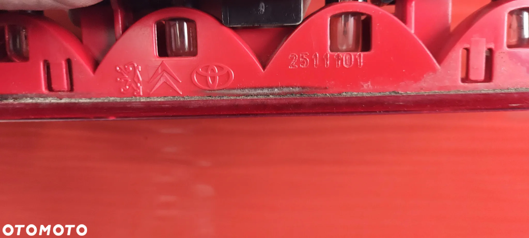 Trzecie światło stopu Toyota Aygo - 3