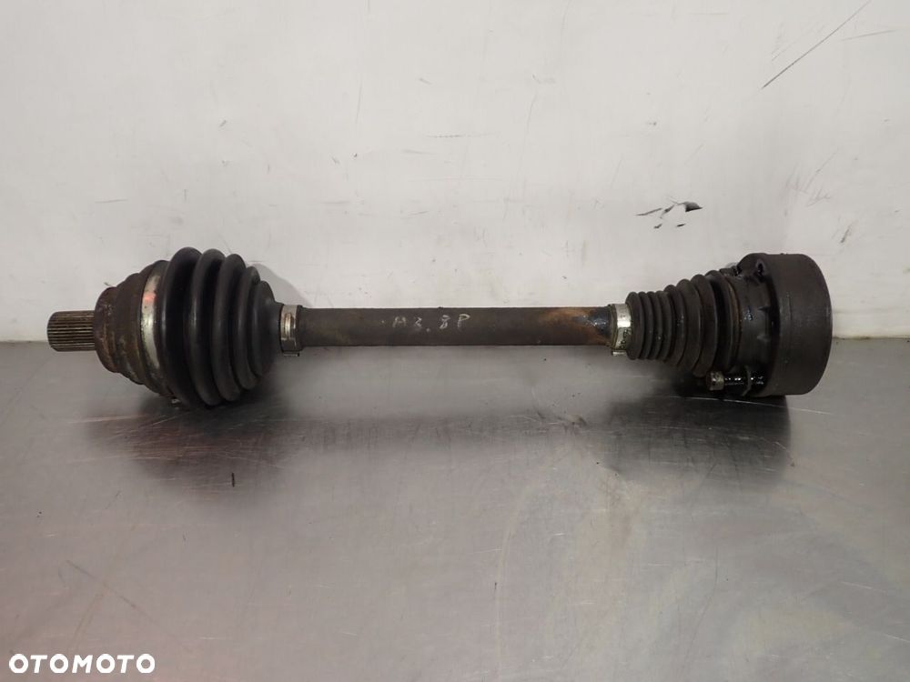 PÓŁOŚ LEWA AUDI A3 8P - 1