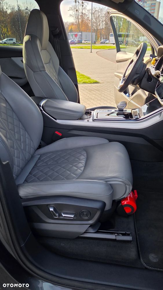 Audi Q7 - 7