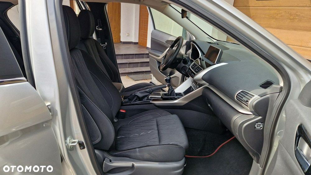 Mitsubishi Eclipse Cross - 17