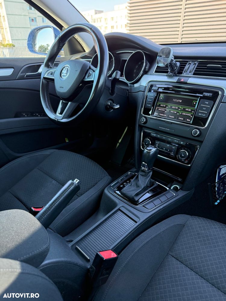 Skoda Superb 2.0 TDI Ambition DSG - 16