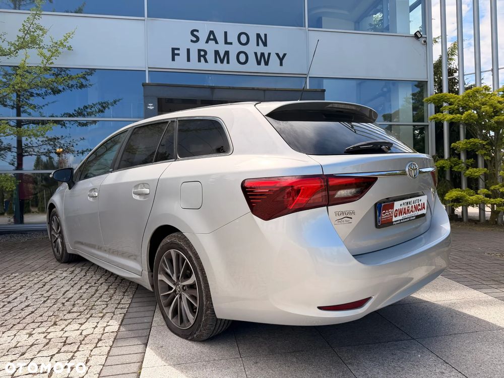 Toyota Avensis 2.0 Prestige MS - 6