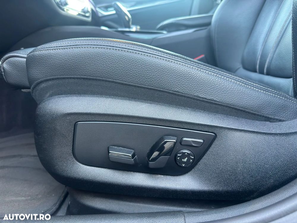 BMW Seria 5 520d Aut. Luxury Line - 26