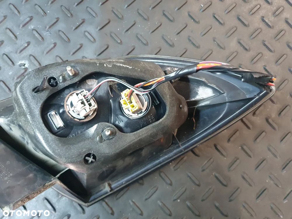 MAZDA 3 BK SEDAN LAMPA TYŁ PRAWA POSIADAM 2 SZT - 3