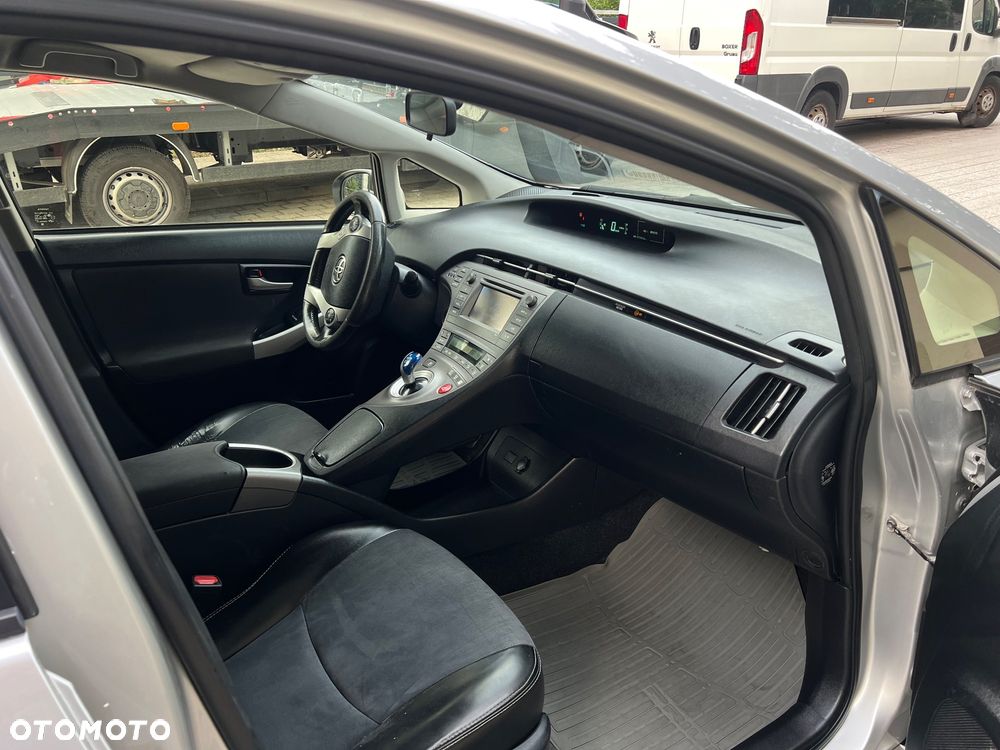 Toyota Prius 1.8 Hybrid Premium - 13