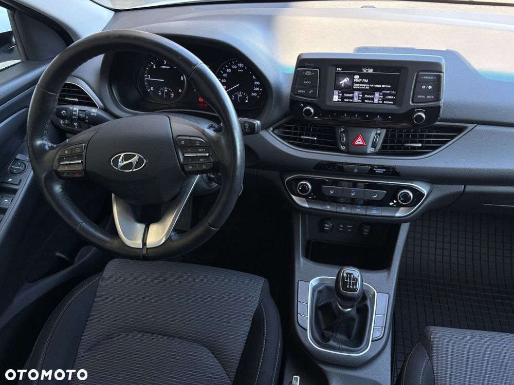 Hyundai i30 1.6 D Classic + - 22