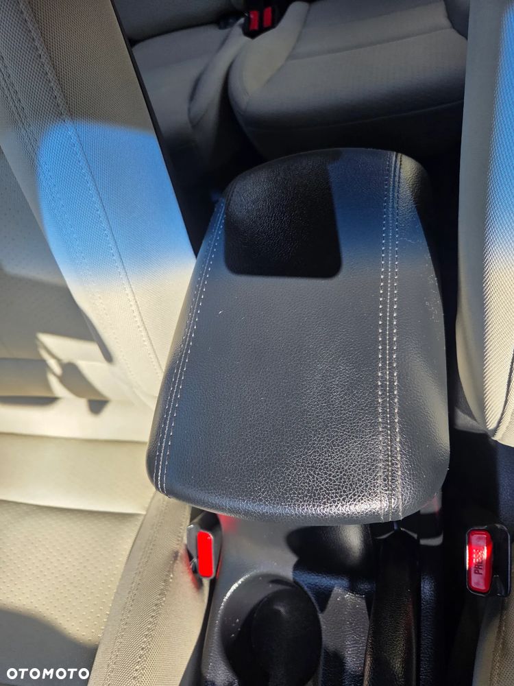 Kia Carens 1.6 GDI Edition 7 - 31