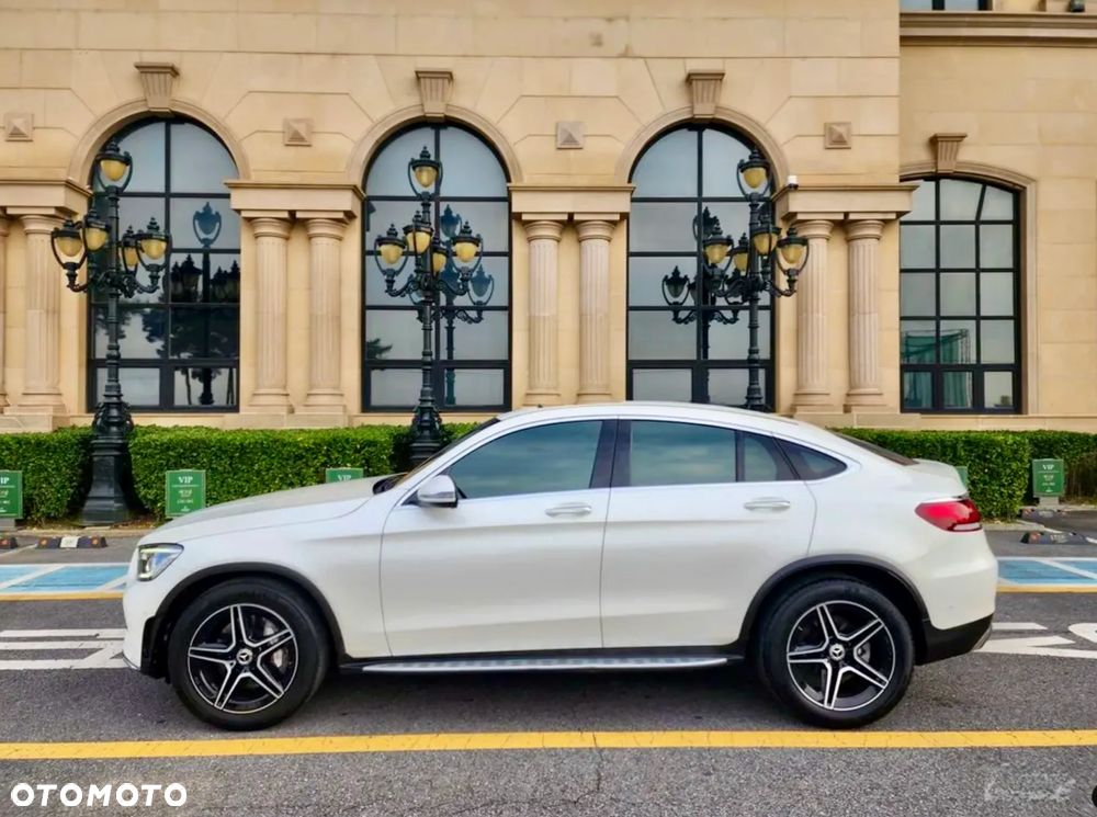 Mercedes-Benz GLC 300 4Matic 9G-TRONIC Exclusive - 3