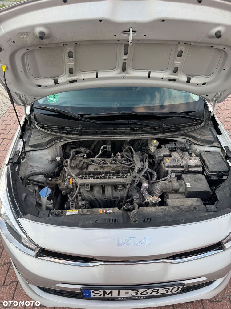 Kia Rio 1.2 L - 5