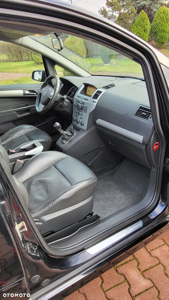 Opel Zafira - 20